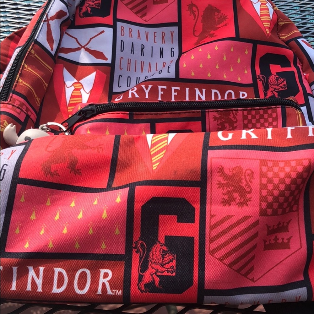 Gryffindor Backpack - Picture 3 of 6